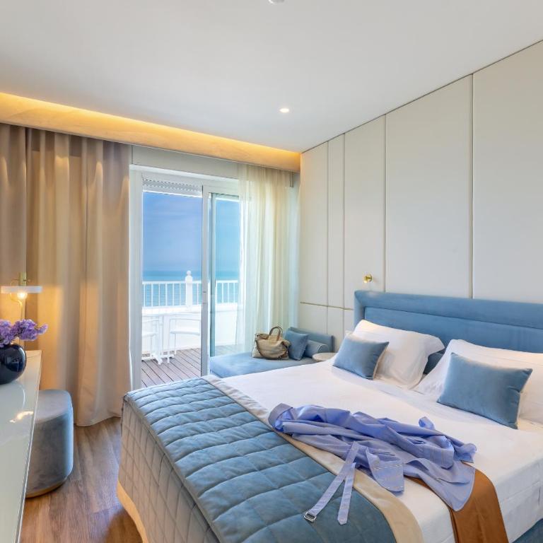 Hotel Tiffany's - Executive Triple Room - 1