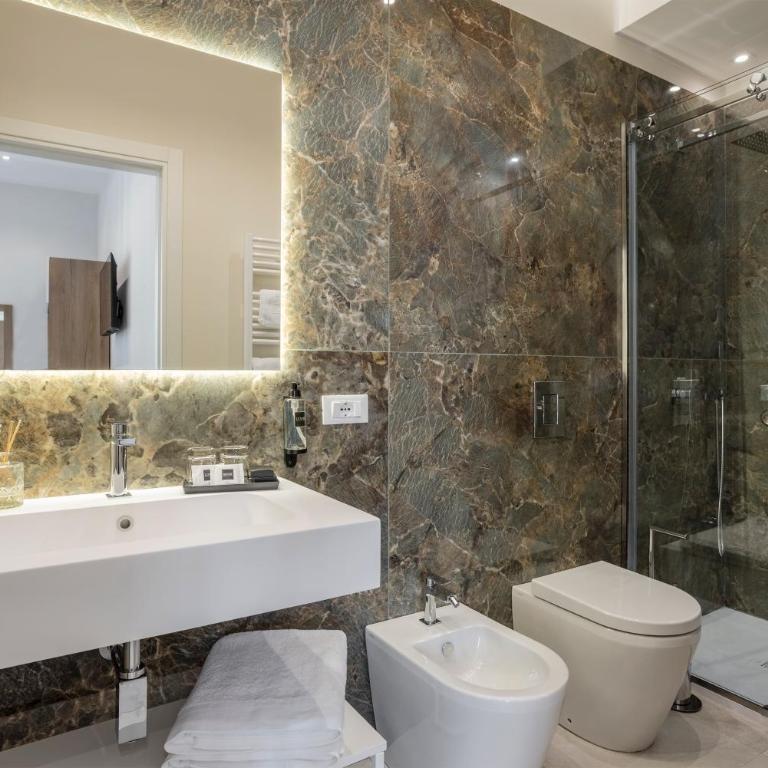 Julia's Boutique Rooms - Superior Double Room - 6