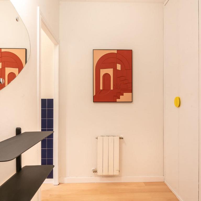 Spacious & Comfortable Apartment in Barcelona City Center - Three-Bedroom Apartment - 26