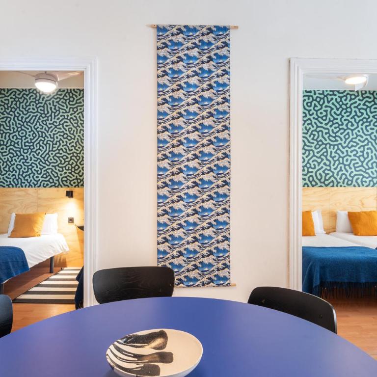 Spacious & Comfortable Apartment in Barcelona City Center - Three-Bedroom Apartment - 11