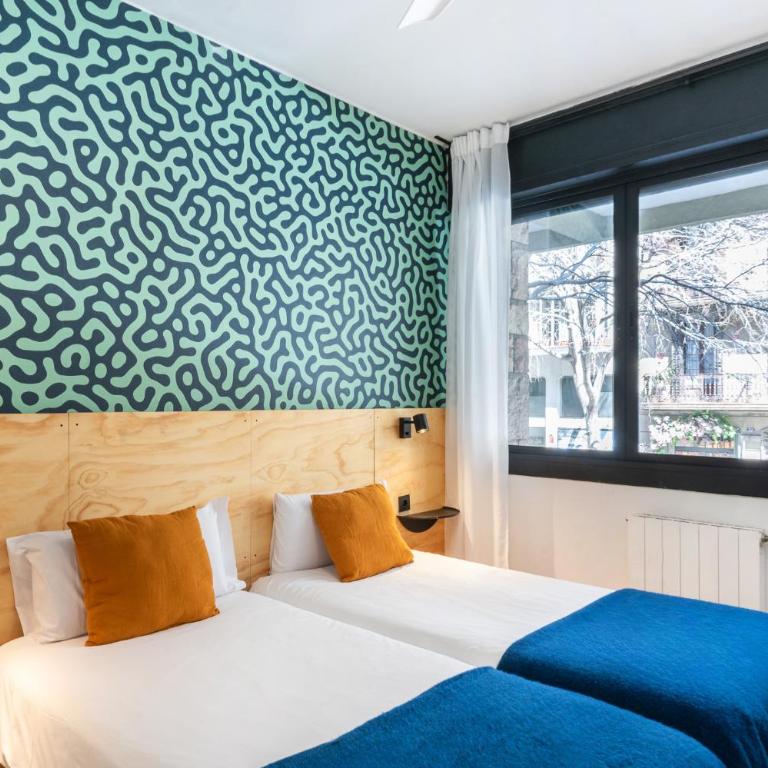 Spacious & Comfortable Apartment in Barcelona City Center - Three-Bedroom Apartment - 6
