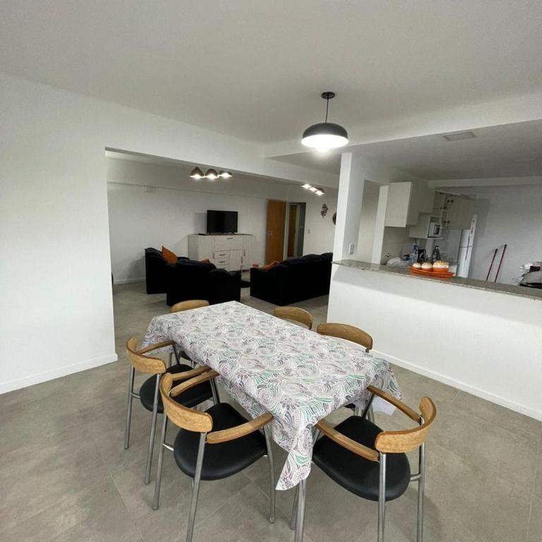 Departamento en Victoria con pileta para maximo 6 pasajeros - Apartamento de 2 dormitorios - 2