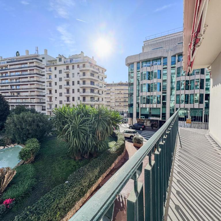 GRAY DUBOY D'ANGERS Luxury 3 bedrooms Croisette - Apartment - 50