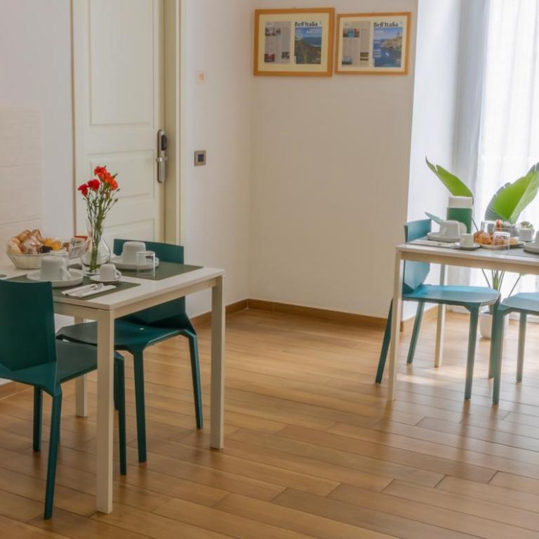 Musto Suites & Rooms - Camera Familiare con Balcone - 7