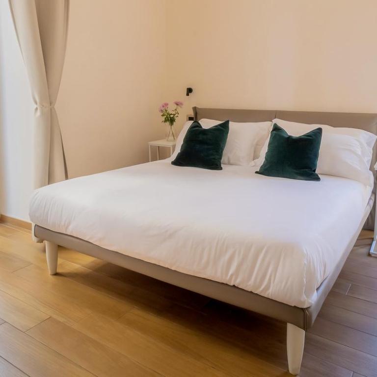 Musto Suites & Rooms - Camera Familiare con Balcone - 4