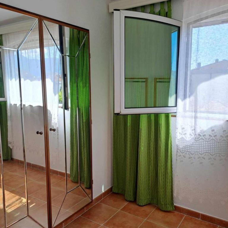 Cozy apartment - Apartman sa 3 Spavaće Sobe i Pogledom - 8
