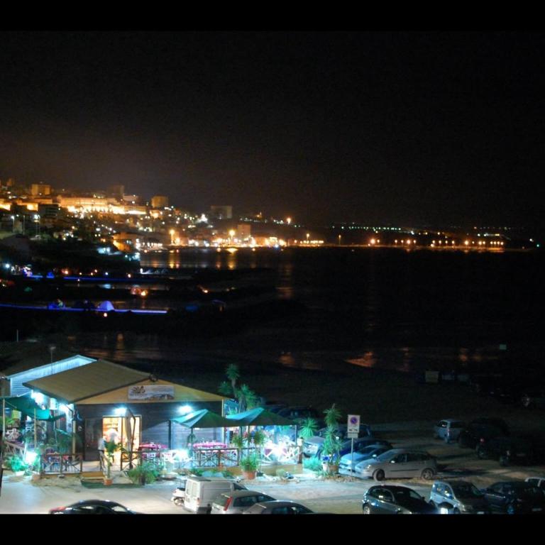 Case La Spiaggia - Two-Bedroom Apartment with Sea View - 8