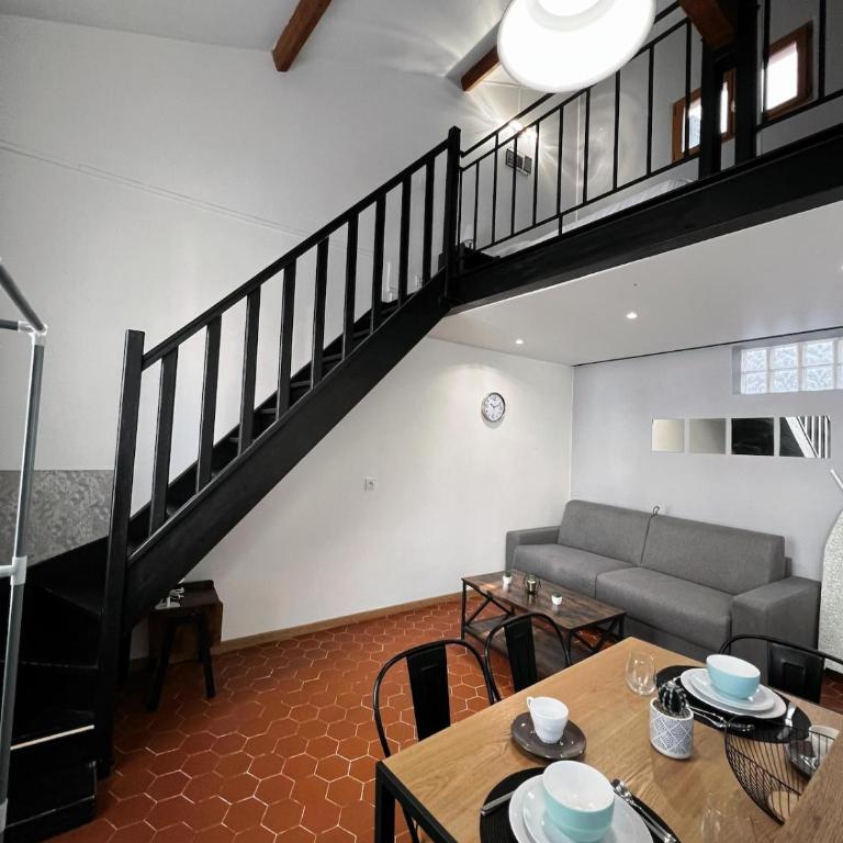 Central Super Loft - One-Bedroom Apartment - 1