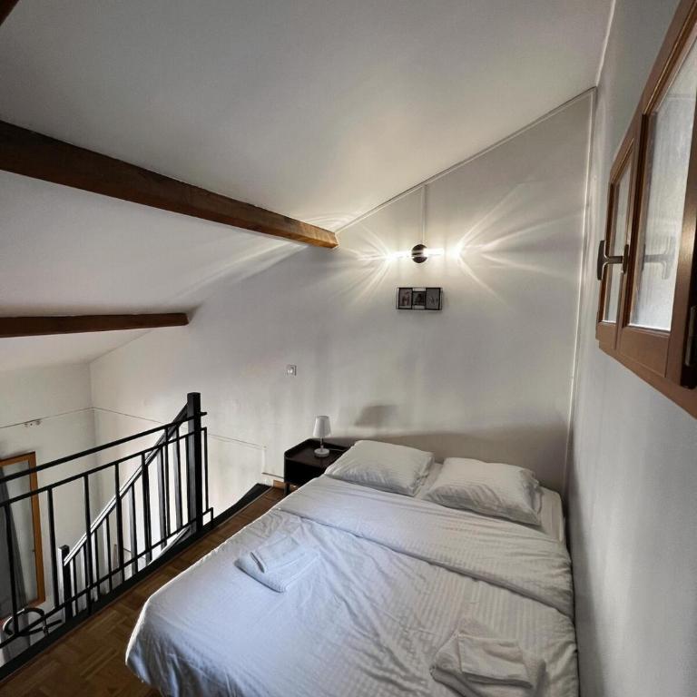 Central Super Loft - One-Bedroom Apartment - 10