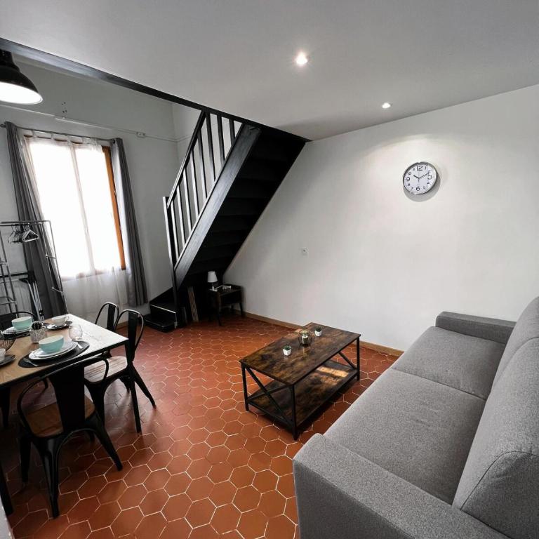 Central Super Loft - One-Bedroom Apartment - 17