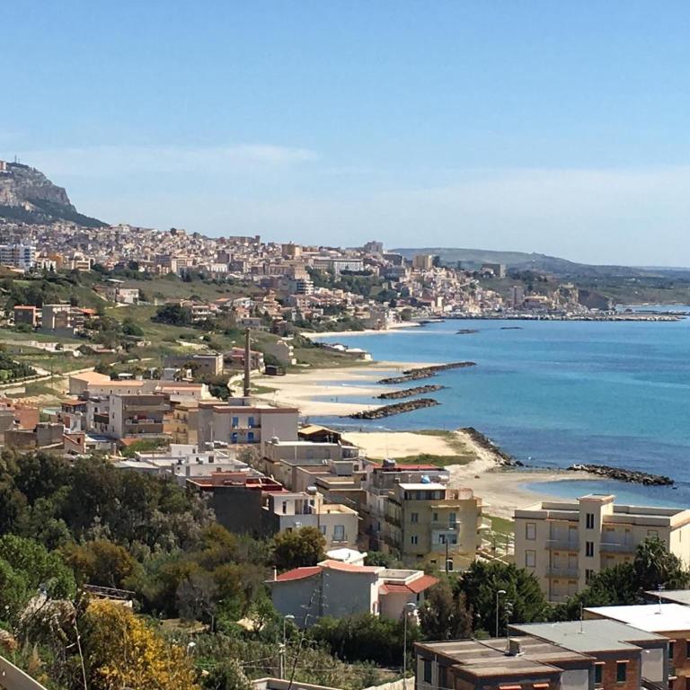 Case La Spiaggia - Two-Bedroom Apartment with Sea View - 7