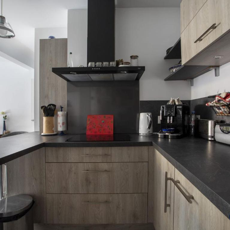 Air-conditioned apartment near Libération district - Appartement - 9
