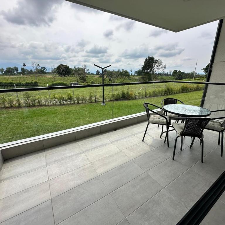 Sierra real coccora 101 torre 1-Lindo Apartamento cerca al club campestre - Apartamento de 2 dormitorios - 37