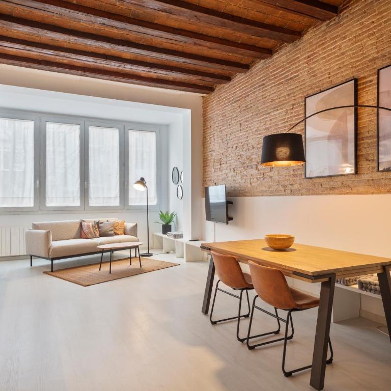 Alcam Gracia - One-Bedroom Apartment - 1
