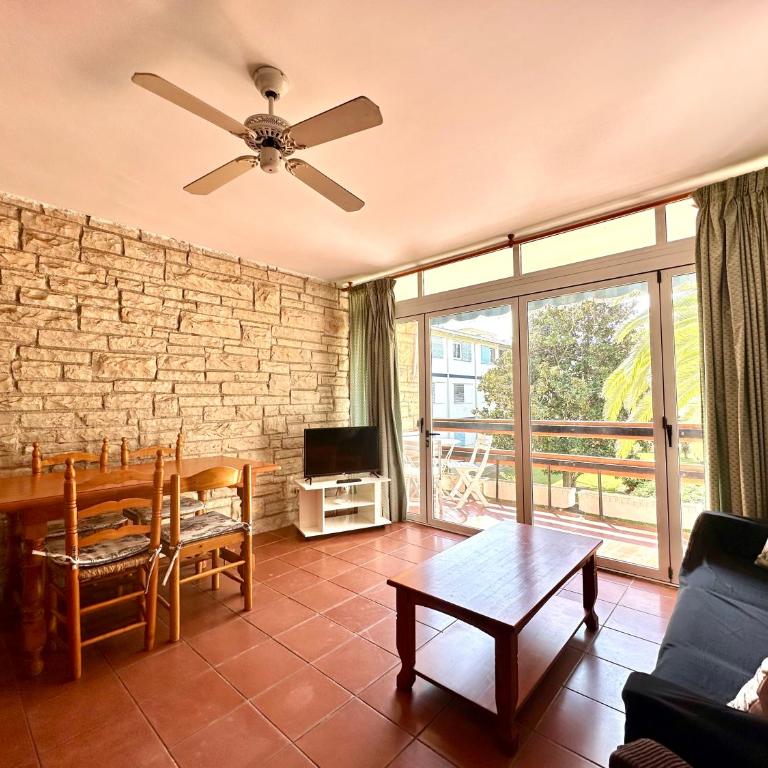 Home Ibiza Salou - Apartamento de 3 dormitorios con balcón - 5
