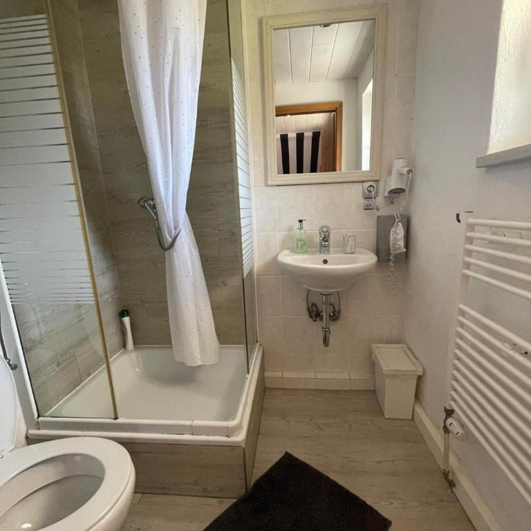 LA Boutique House - Budget Einzelzimmer mit Dusche - 8