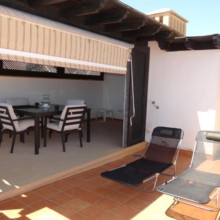 ÁTICO NUEVO VERA SOLARiUM URBANIZACION A PIE DE PLAYA - Apartamento de 1 dormitorio - 2