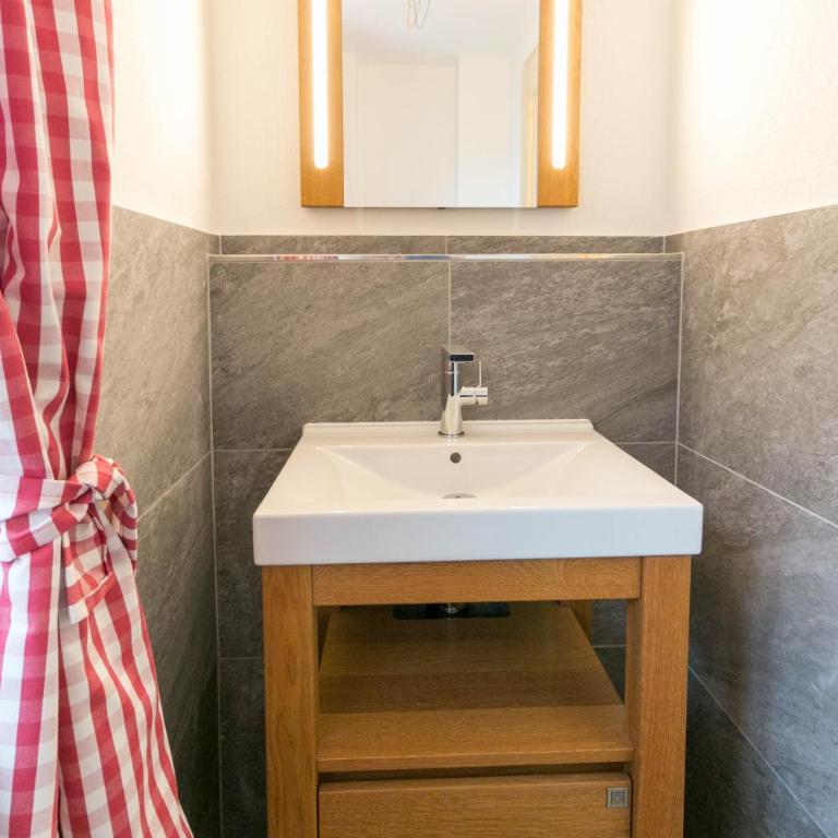 Alpenchalets Reit im Winkl - Apartment mit Balkon - 14