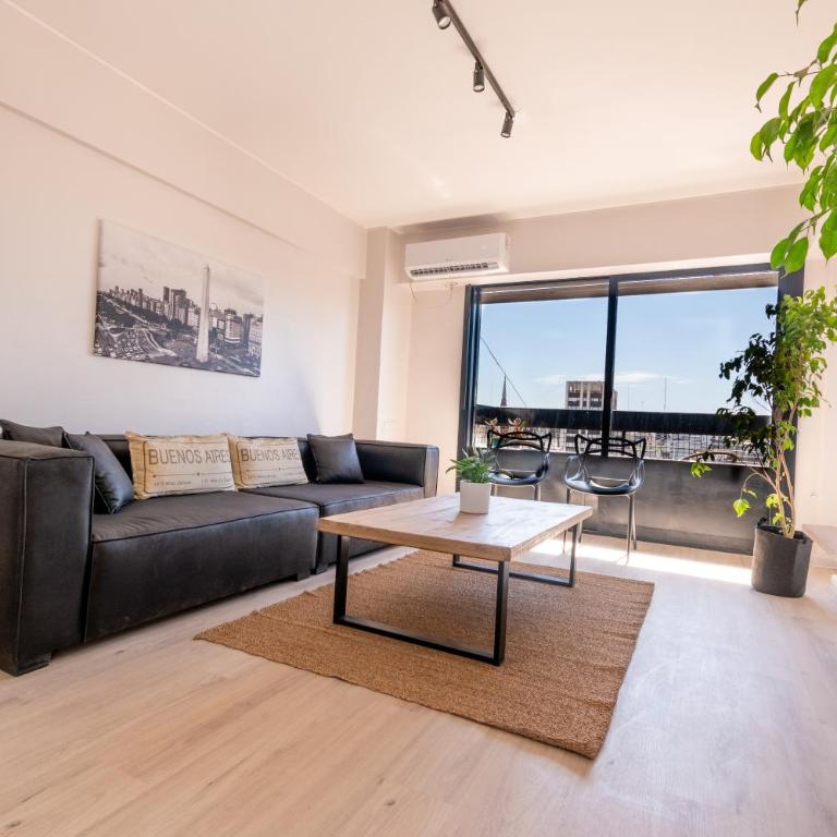 Excelente Triplex en zona historica de Buenos Aires - Three-Bedroom Apartment with Balcony - 6