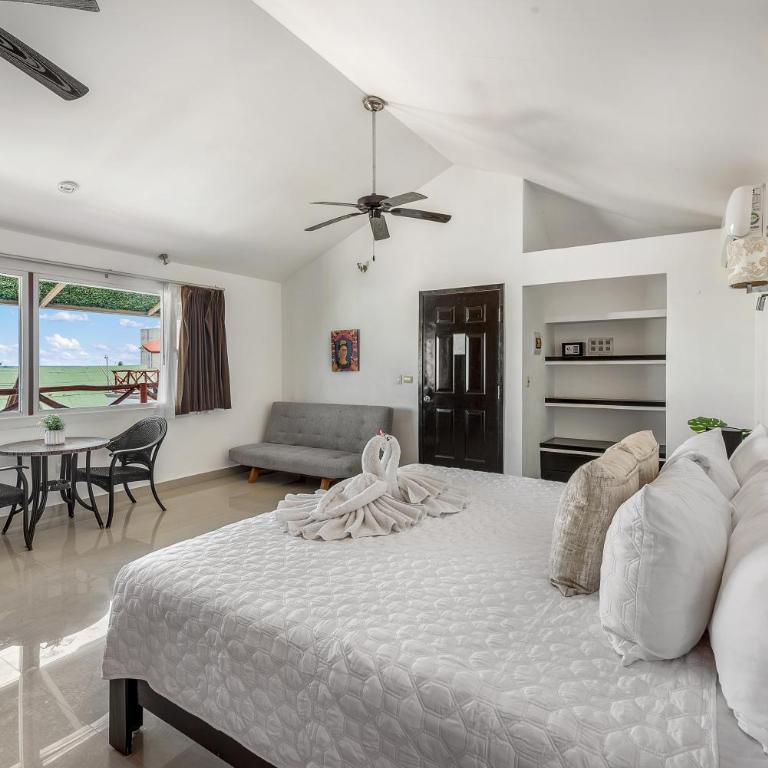 Illusion Boutique "Near Beach" - Chambre de Luxe avec Lit Queen-size et Vue Partielle sur l'Océan - 8