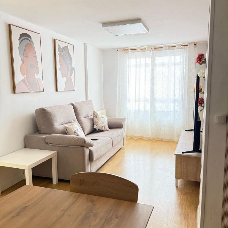 Junto a la Real y Antigua en Burgos - Apartamento de 3 dormitorios - 2