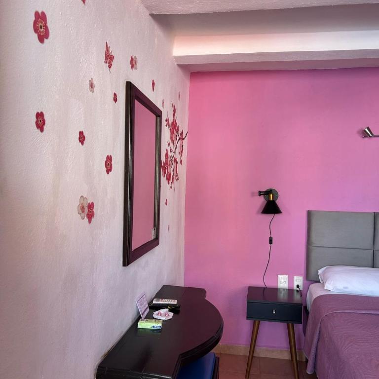 Hotel Marcianito - Standard Queen Room - 5