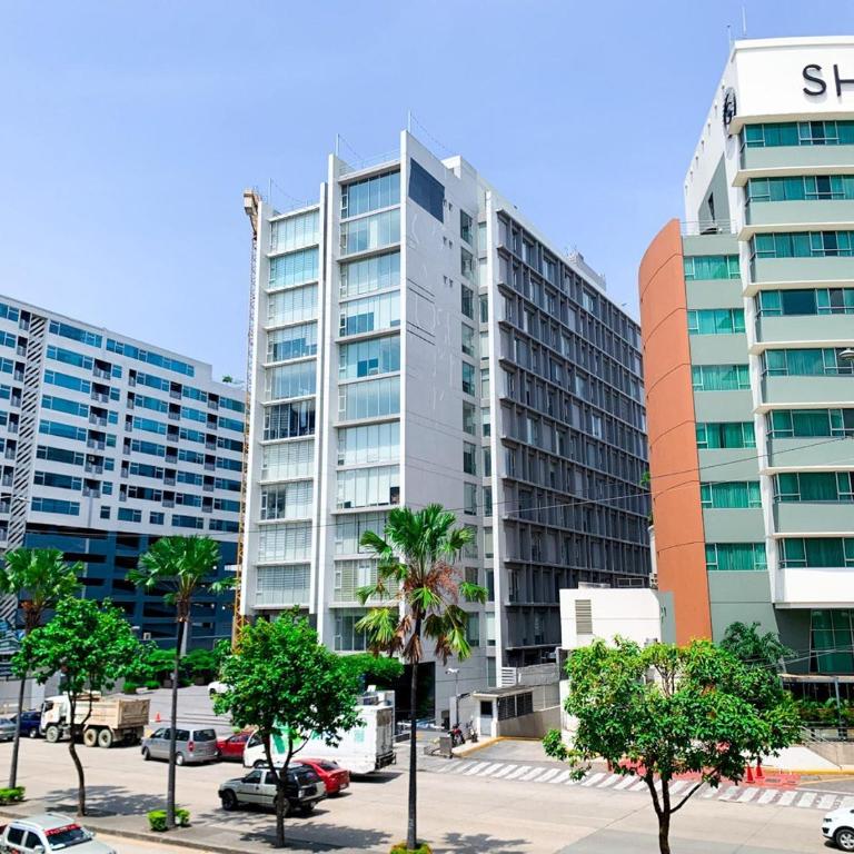 Suite vista a la ciudad, Parqueo, sofa cama, cerca mall del sol - Estudio Deluxe - 1