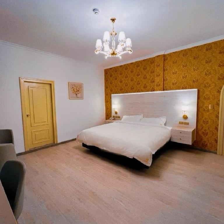 Hotel Sucre - Habitación con cama extragrande. - 1