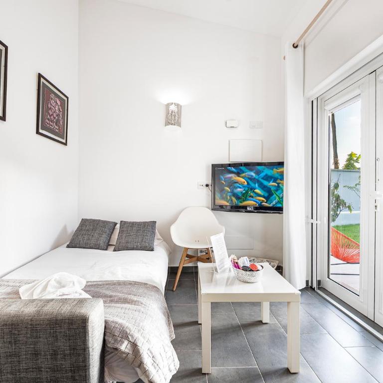 Privé Paradise - Two-Bedroom House - 29
