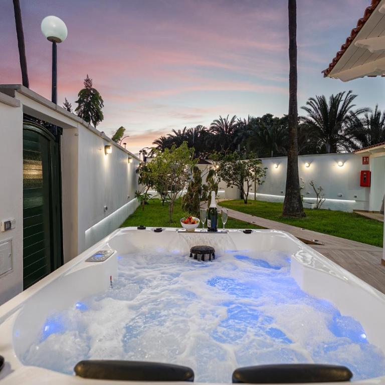 Privé Paradise - Two-Bedroom House - 22