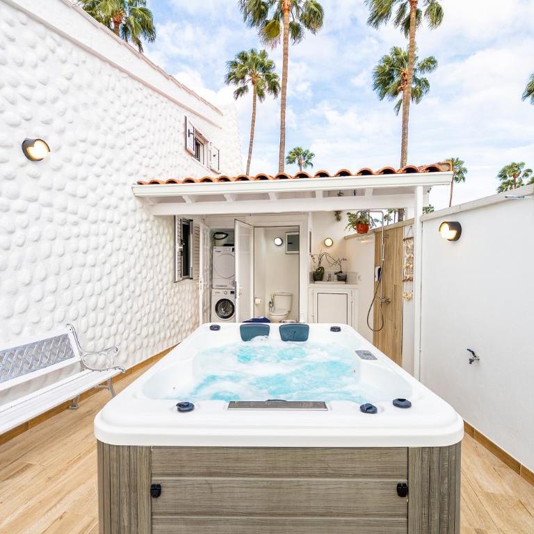 Privé Paradise - Two-Bedroom House - 38