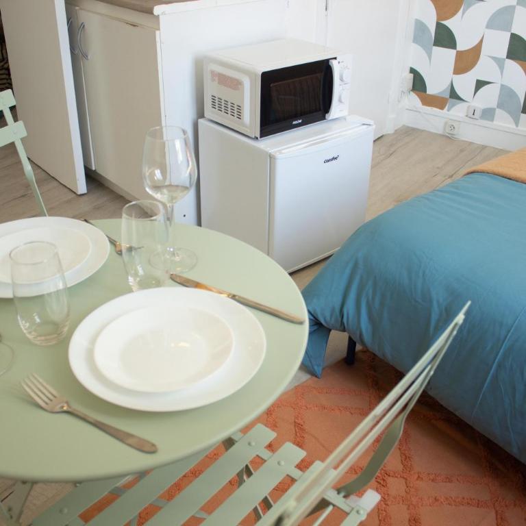 Place équipe au Coeur de Paris avec Vue sur l'Arc de Triomphe et la Tour Eiffel - Chambre Double avec Salle de Bains Privative - 12
