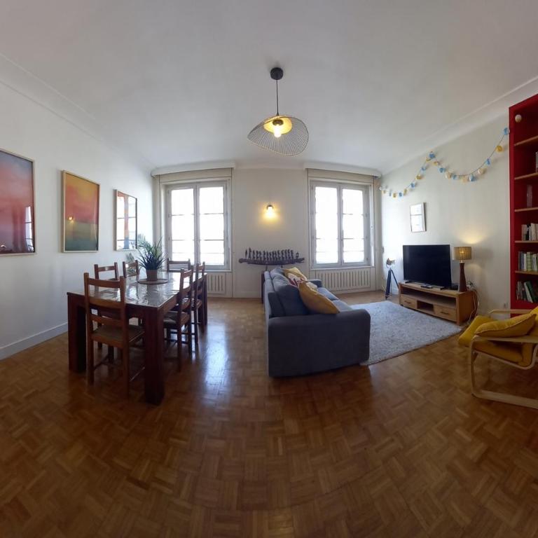 L'Ensoleillé - Spacieux - Central - Confortable - Appartamento con 2 Camere da Letto - 1
