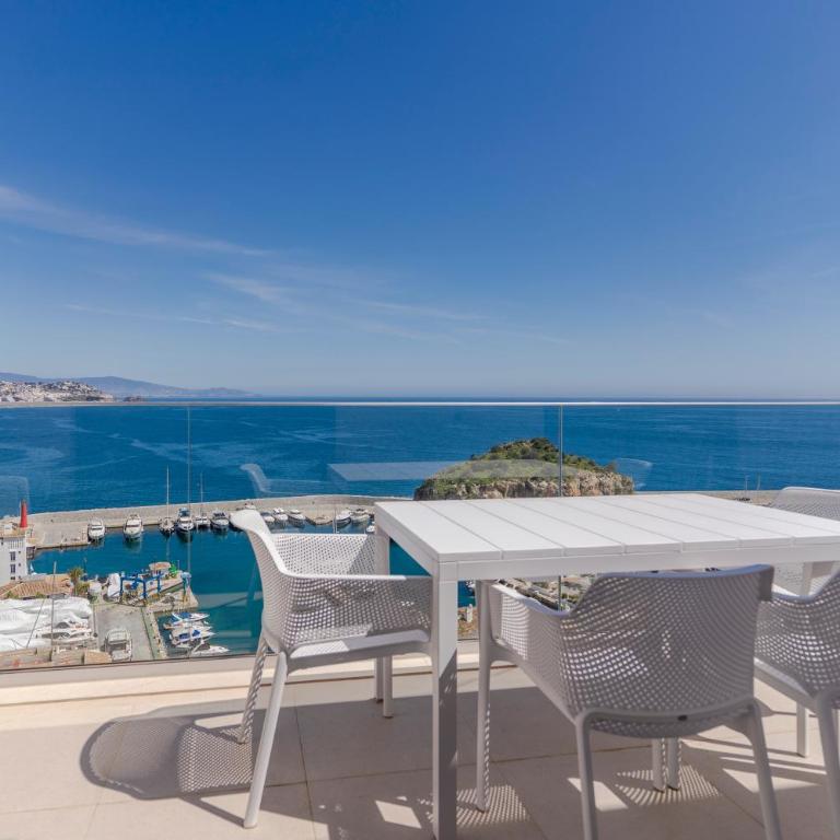 RentitSpain - Almuñécar - Icon Marina con Piscina y Terraza al Mar - Two-Bedroom Apartment - 1