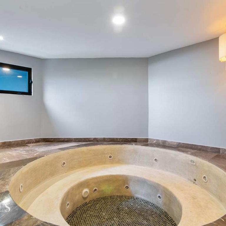 Stylish Pool View • 1BR w/Balcony • Sauna + Gym - Apartment - 11