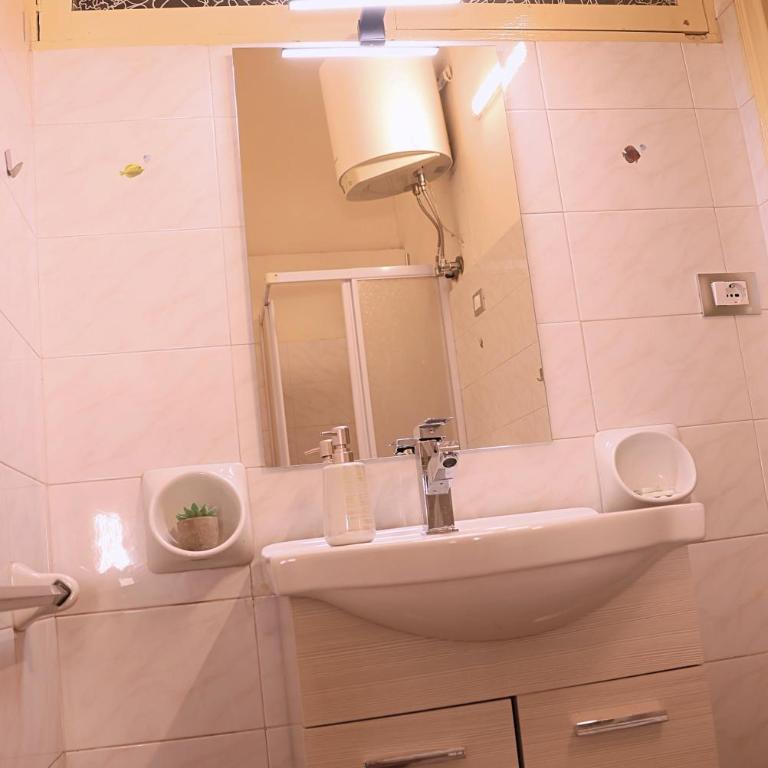 Evelyn guest house - Two-Bedroom Apartment - 12