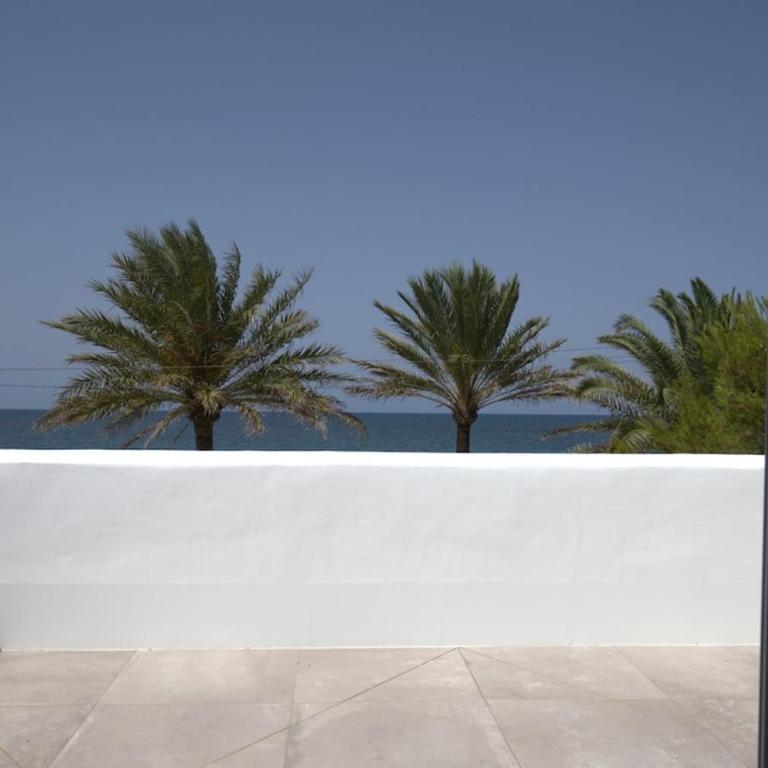 The beach is your garden - Villa - 5