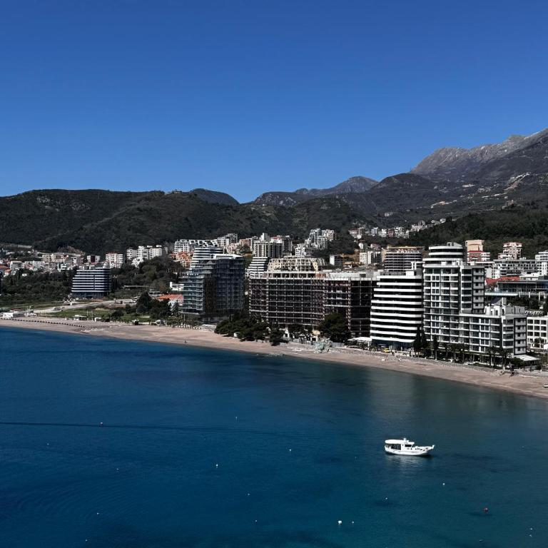 Apartament Rafailovici Budva - Apartman sa 2 Spavaće Sobe, Balkonom i Pogledom na More - 11