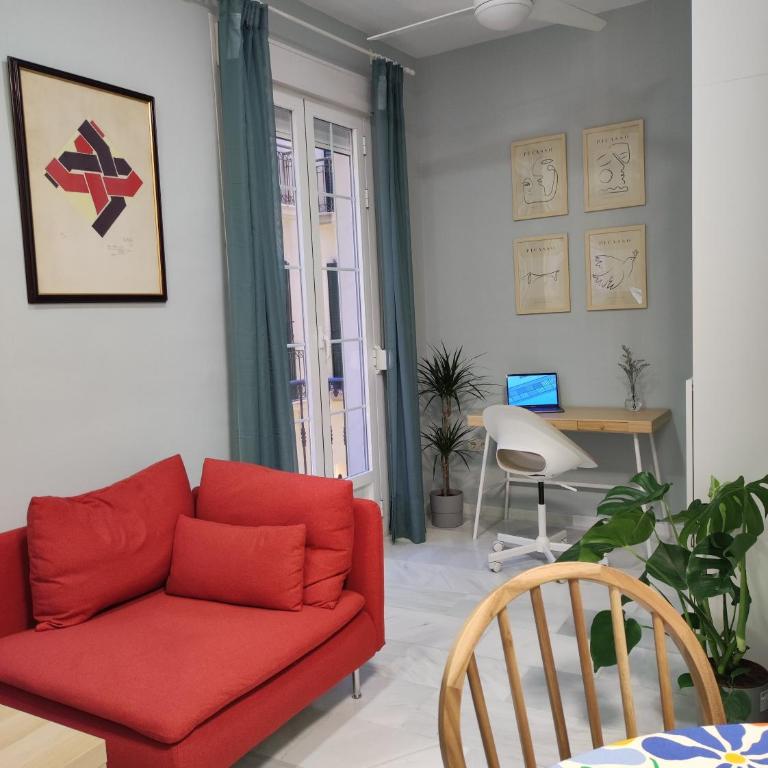 Elegancia y confort en el corazón de Málaga - Apartamento de 2 dormitorios con balcón - 9