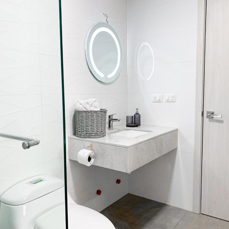 Suite Empresarial, cerca al mall del sol, cama, parqueo, sofa cama - Suite - 30
