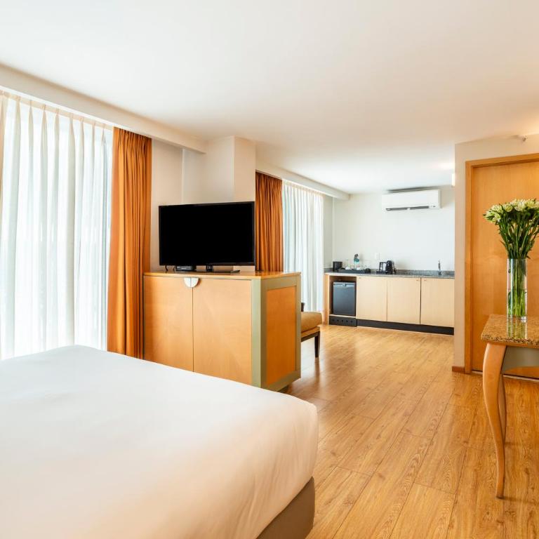Alteza Polanco - Master Suite Interior View - 10