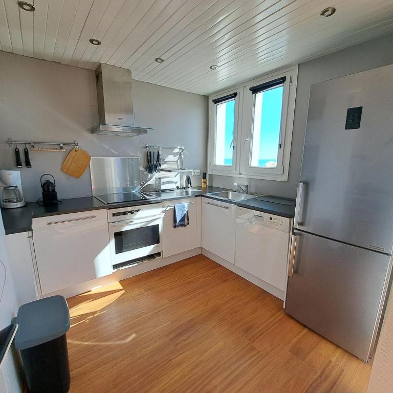 Bel appartement 2 chambres - face mer - 5 personnes, WIFI, animaux admis, parking - FR-1-323-457 - Appartement - 4
