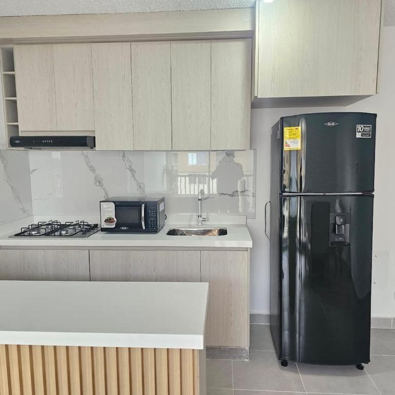Apartamento NIZA con aire acondicionado cerca al CC Mayales Plaza - Apartamento de 3 dormitorios - 2