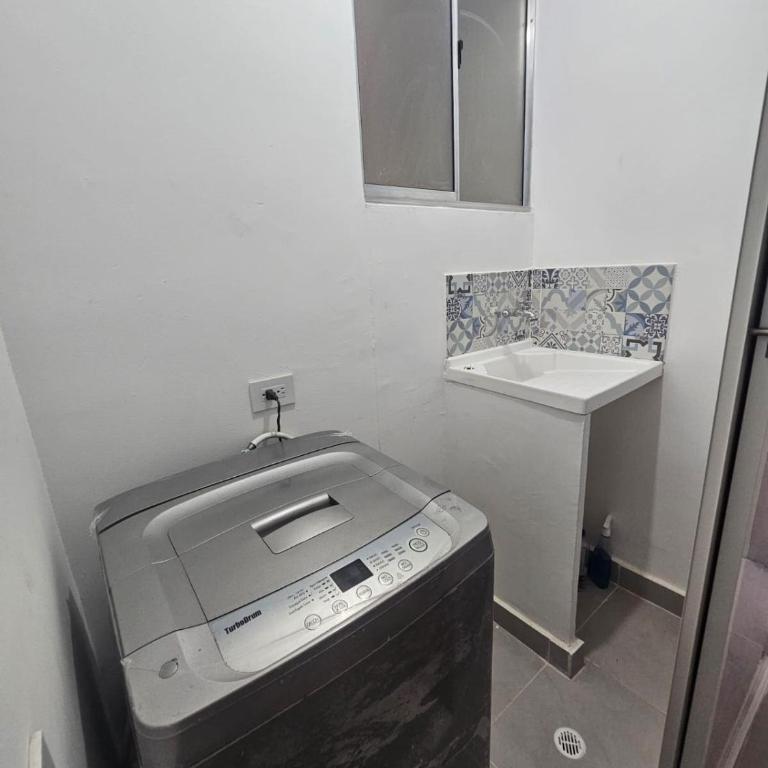 Apartamento NIZA con aire acondicionado cerca al CC Mayales Plaza - Apartamento de 3 dormitorios - 4