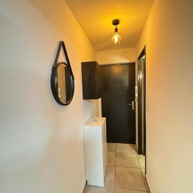 Studio dans résidence avec piscine et tennis - One-Bedroom Apartment - 4