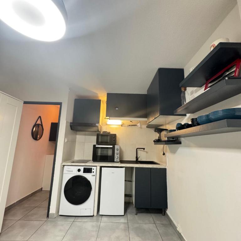 Studio dans résidence avec piscine et tennis - One-Bedroom Apartment - 3