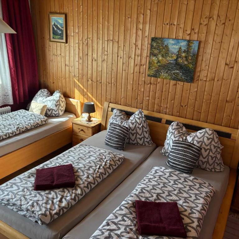 Gasthaus Luggwirt - Dreibettzimmer mit Gemeinschaftsbad - 4