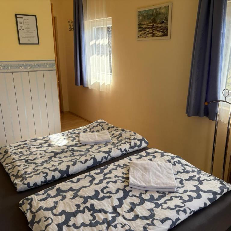 Gasthaus Luggwirt - Doppelzimmer mit Bad - 9