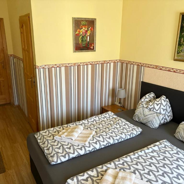 Gasthaus Luggwirt - Doppelzimmer mit Bad - 10