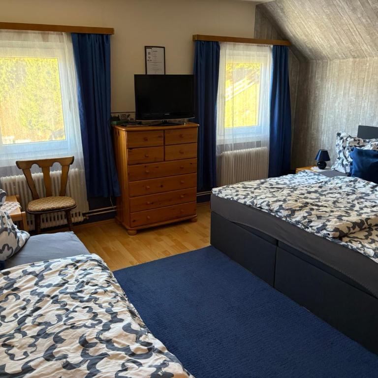 Gasthaus Luggwirt - Vierbettzimmer mit Gemeinschaftsbad - 7